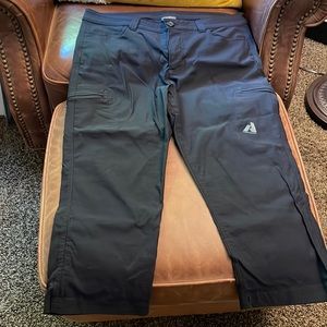 Womens capri hiking pant